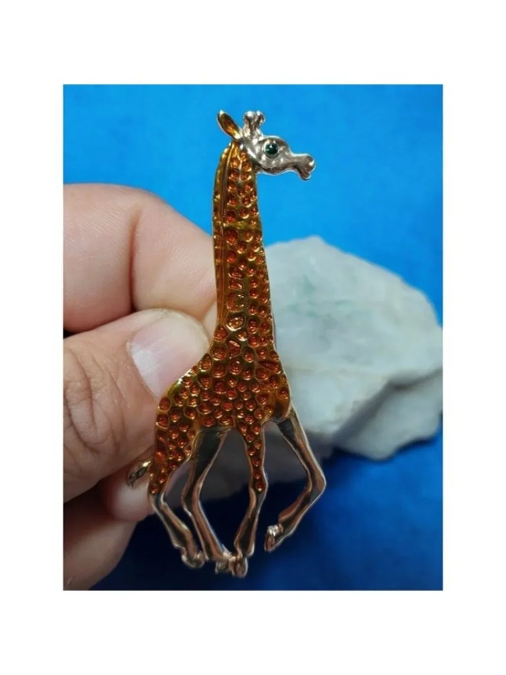 Gold-tone Giraffe Brooch/ Pendant with Amber Rhinestones